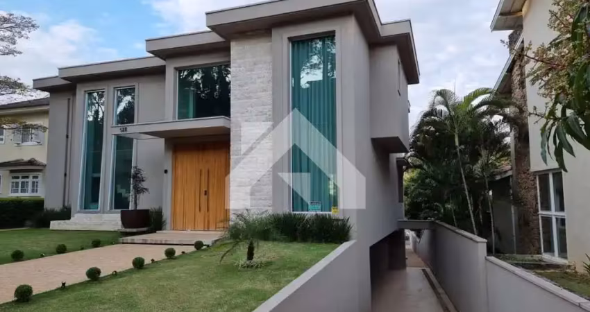 Casa de Condomínio em Alphaville - Santana de Parnaíba, SP