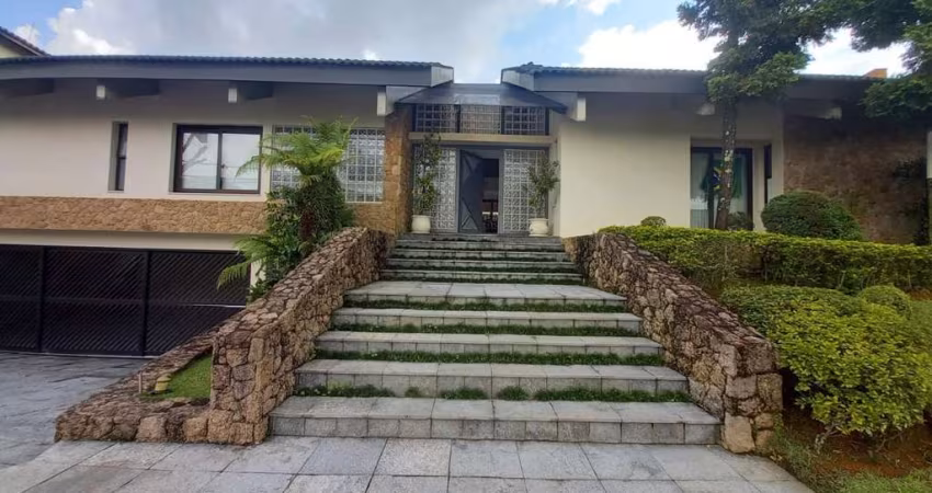 Casa de Condomínio em Alphaville - Santana de Parnaíba, SP