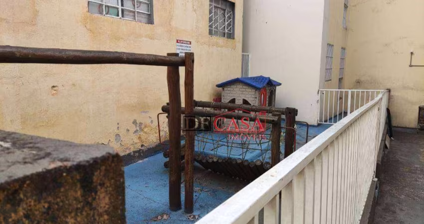 Apartamento em Vila Carmosina