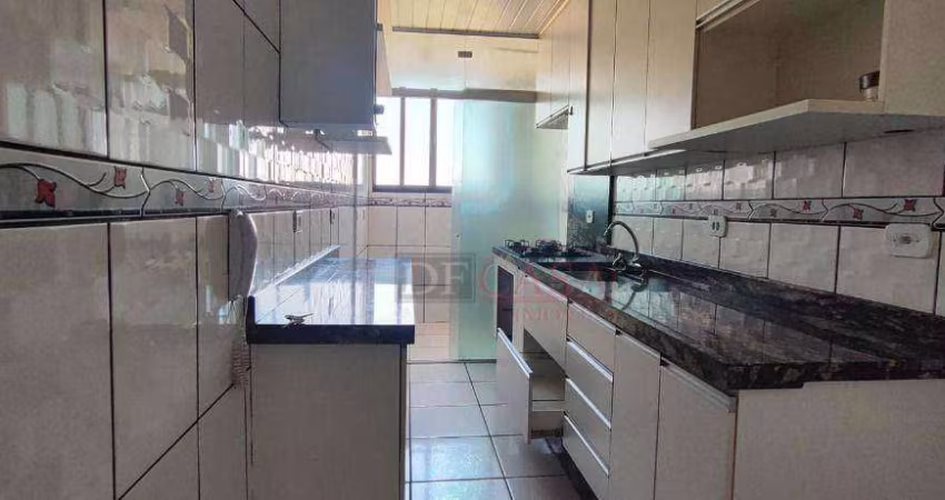 Apartamento em Vila Carmosina