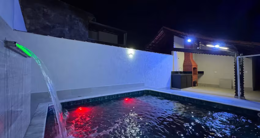 *casa térrea com piscina, moderna à venda no canto do forte!*