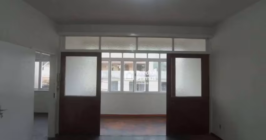 Sobrado com 3 dormitórios para alugar, 220 m² por r$ 2.590,00/mês - olaria - nova friburgo/rj