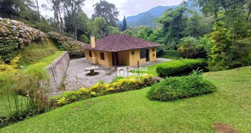 Casa com 3 dormitórios para alugar por R$ 2.494,00/mês - Mury - Nova Friburgo/RJ