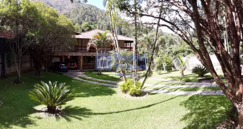 Casa com 4 quartos à venda na Rua Aurora Silveira, 218, Cônego, Nova Friburgo