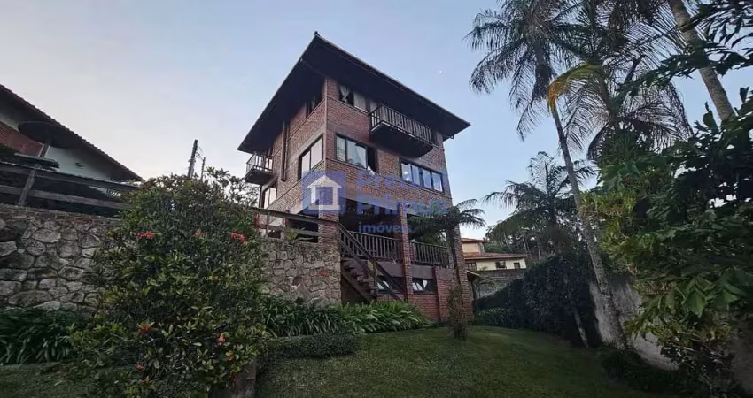 Casa com 3 dormitórios à venda, 400 m² por r$ 990.000,00 - santa elisa - nova friburgo/rj