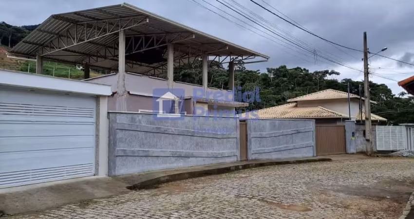 Casa bem novinha, com 2 dormitórios à venda, 114 m² por r$ 580.000 - amparo - nova friburgo/rj