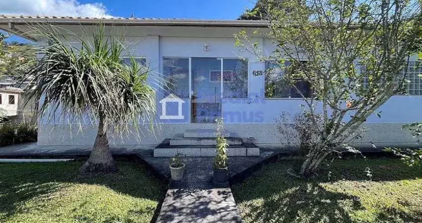 Casa com 3 dormitórios à venda por r$ 750.000,00 - são geraldo - nova friburgo/rj