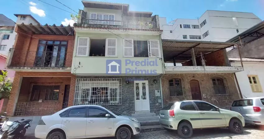 Maravilhosa casa com 5 dormitórios à venda, 160 m² por r$ 960.000 - centro - nova friburgo/rj