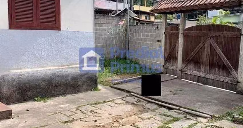 Casa com grande potencial, com 02 dormitórios à venda por r$ 400.000 - olaria - nova friburgo/rj