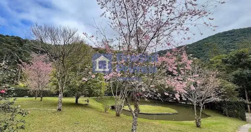 Casa com 3 dormitórios à venda, 341 m² por r$ 900.000,00 - mury - nova friburgo/rj