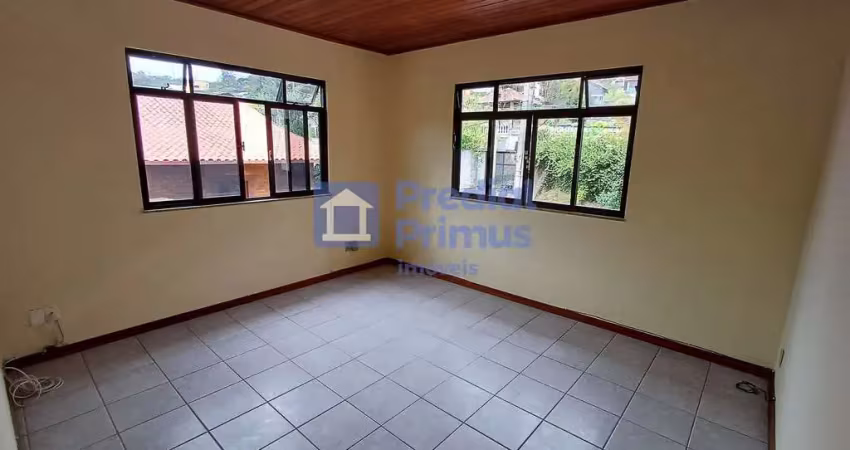 Casa com 2 quartos para alugar na Rua Helena Coutinho, 133, Braunes, Nova Friburgo