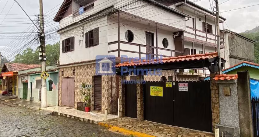 Casa com 8 dormitórios à venda, 205 m² por r$ 600.000,00 - centro - bom jardim/rj