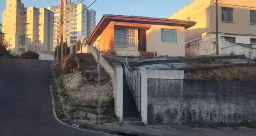 Casa para venda, 4 quarto(s),  Centro, Ponta Grossa - CA423