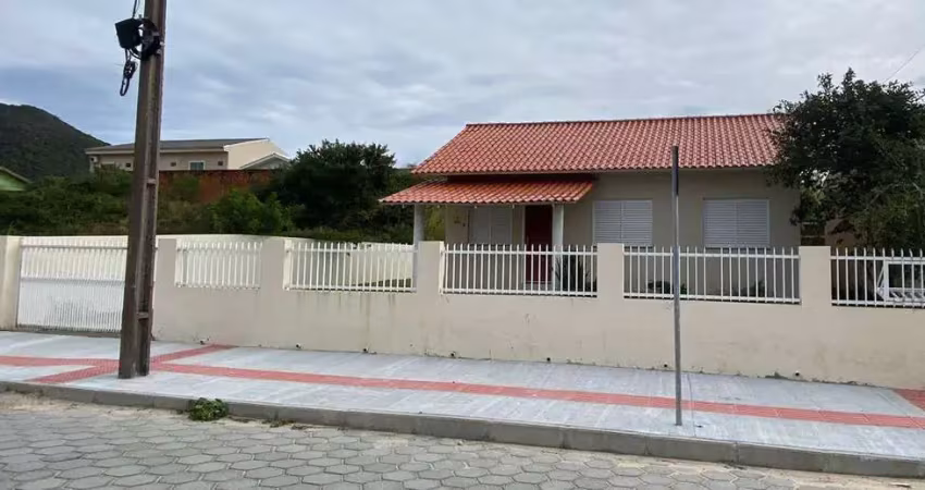 Casa para venda em imbituba, centro, 3 dormitórios, 1 banheiro, 1 vaga