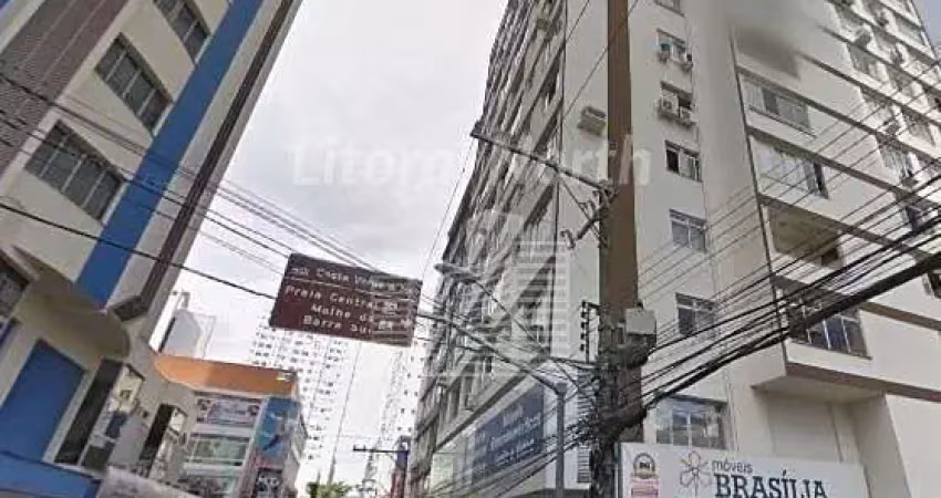 Apartamento na avenida central - finamente mobiliado.