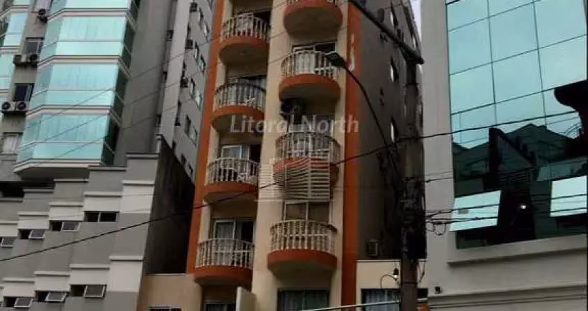 Apartamento á poucos metros do mar e do shopping atlântico.