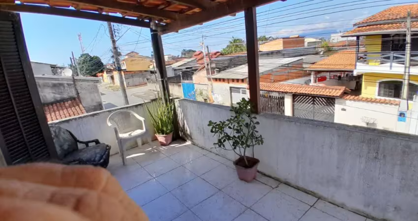 Sobrado com edícula 4 quartos sendo 2 suites no bairro: praia das palmeiras lado pista em ótima localização à 100 metros da pista caraguatatuba-sp