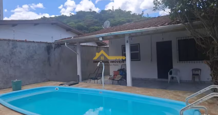 Casa no bairro prainha caraguatatuba-sp com 3 quartos  escritura definitiva aceita financiamento bancário em ótima localização 11x30 12 974118299