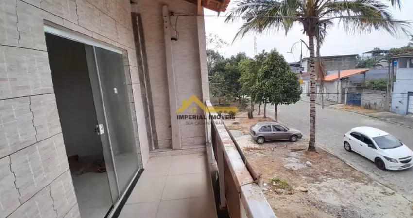 Sobrado novíssima com 3 quartos sendo 1 suite à 200 metros da pista bairro: perequemirim caraguatatuba-sp