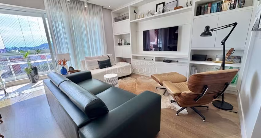 Apartamento em Home club no América