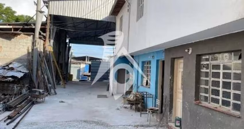 Galpão no Ipiranga, 460m², 5 Banheiros