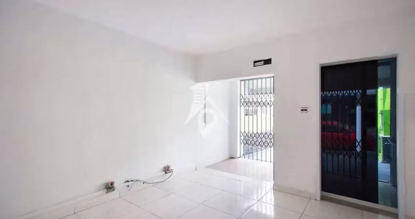 Casa com 2 quartos para alugar na Rua Serra de Juréa, 68, Cidade Mãe do Céu, São Paulo