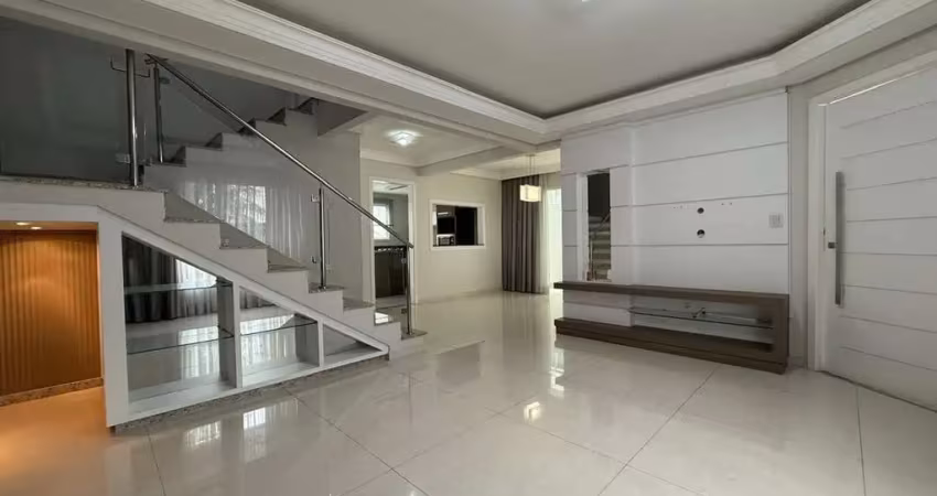 Casa em condomínio fechado com 3 quartos à venda na Rua Júlio Maito Sobrinho, 301, Uberaba, Curitiba
