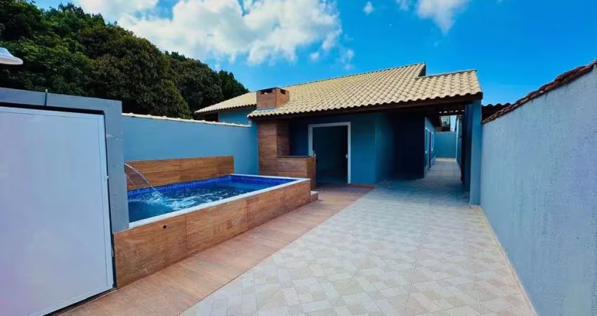 Casa à venda em itanhaém com área gourmet, churrasqueira e piscina!