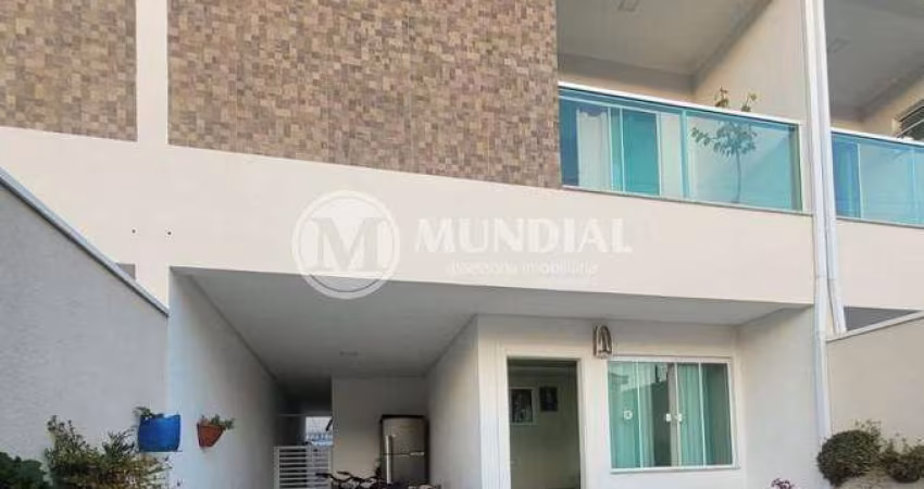 Belo e amplo sobrado em camboriÚ , Rio Pequeno , Camboriú - SC