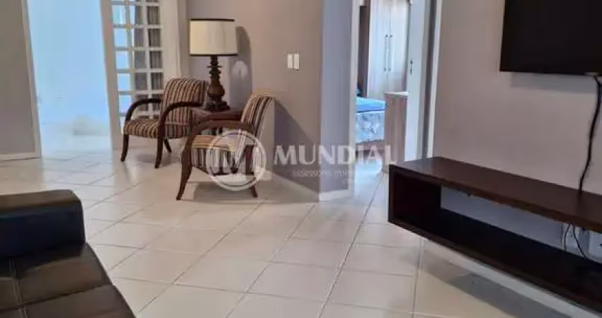 No centro com sacada com churrasqueira, centro, balneário camboriú - sc