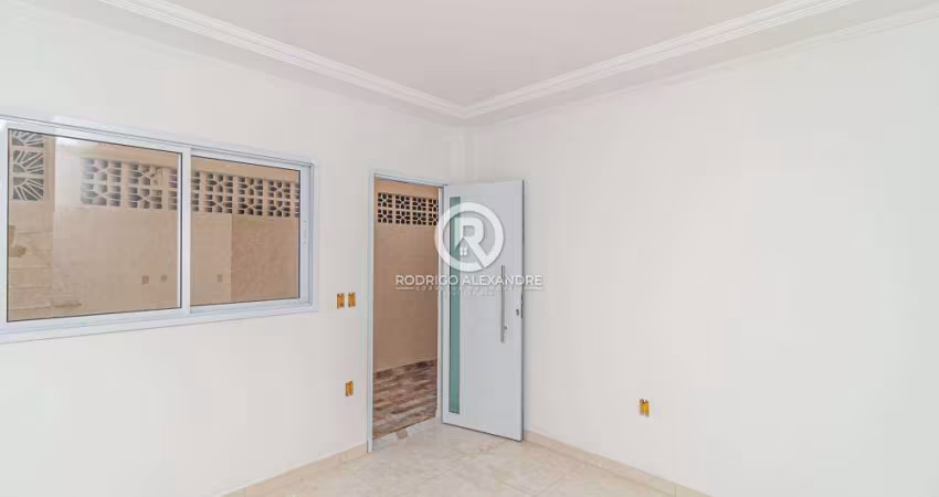 Sobrado à Venda em Solemar - Charmoso e Confortável por R$ 302.000!