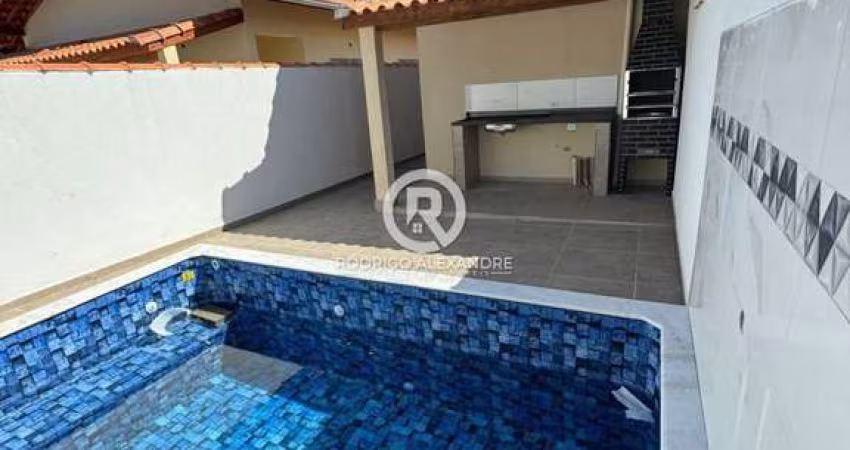 Casa Geminada à Venda em Jamaica, Itanhaém: 2 Dormitórios, Suíte, Piscina e Área Gourmet - R$ 295.00