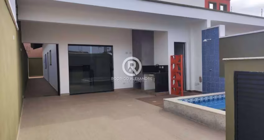 Casa Geminada à Venda em Jamaica, Itanhaém - 2 Dormitórios, Quintal e Área de Lazer!