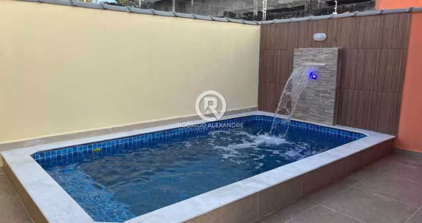 Linda Casa Geminada com 2 Dormitórios, Piscina e Churrasqueira - Tupy, Itanhaém por R$ 339.000