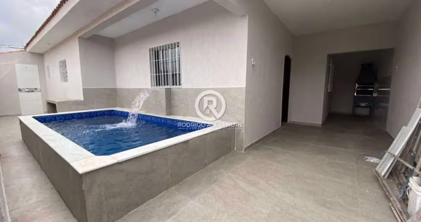 Casa Geminada com Piscina à Venda em Suarão, Itanhaém - 2 Dormitórios e Área de Lazer!