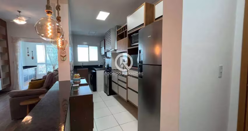Apartamento no Condomínio Splendor em Mongaguá - 2 Dormitórios, Piscina e Segurança 24h!