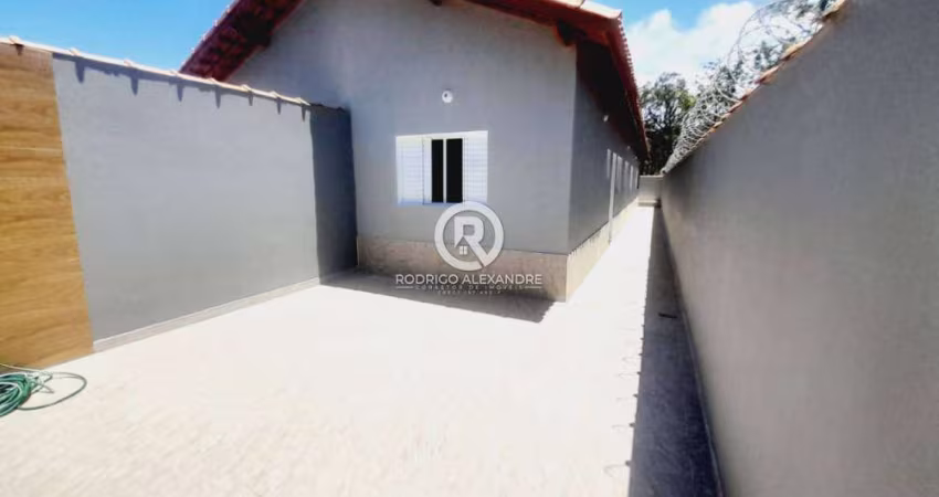 Linda Casa à Venda em Verde Mar, Itanhaém – 3 Dormitórios, Piscina e Espaço Gourmet por R$ 318.000
