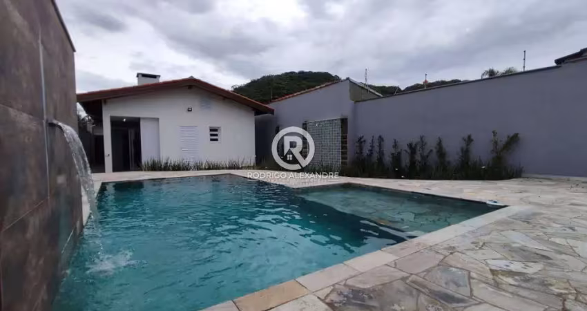 Casa em Praia dos Sonhos, Itanhaém – 3 Dorms, Suíte, Piscina e Área de Lazer por R$ 890.000