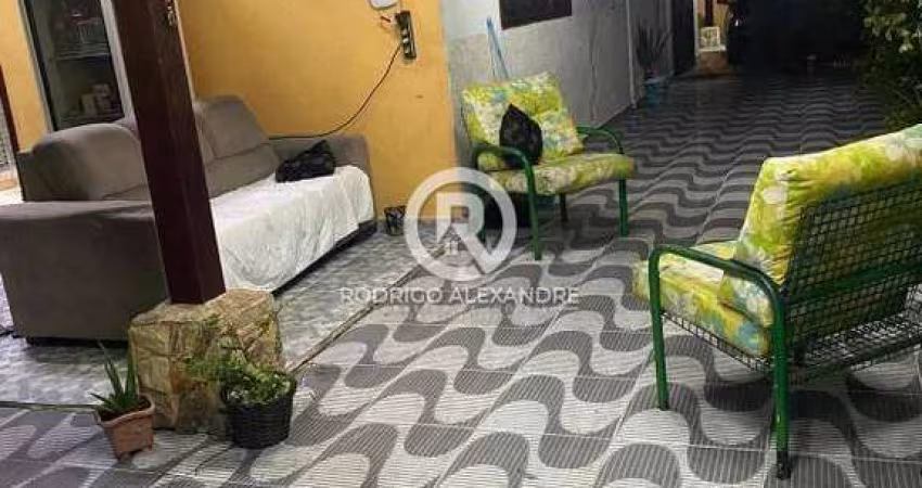 Sobrado à Venda em Itanhaém com Piscina e 3 Vagas - R$ 530.000!