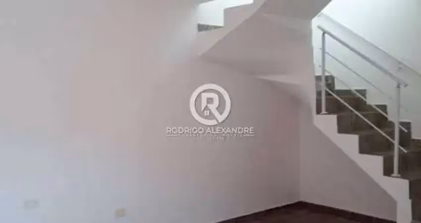 Sobrado Geminado à Venda em Itaguaí - 2 Dormitórios, 1 Suíte e Segurança 24h por R$ 235.000