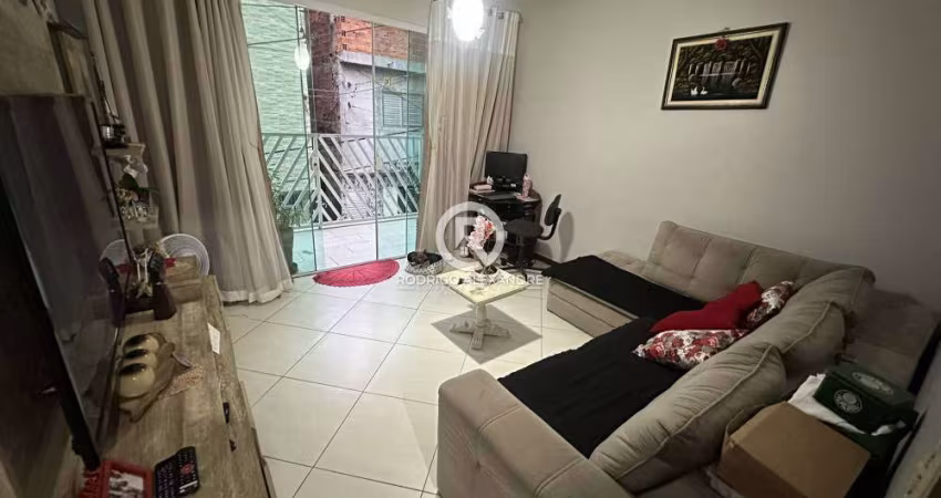 Sobrado à Venda em Diadema - 3 Suítes, Churrasqueira e Área Útil de 140m² por R$ 360.000