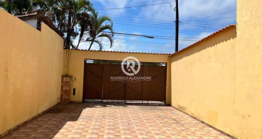 Sobrado à Venda em Mongaguá - 4 Dormitórios, 1 Suíte e 5 Vagas por R$ 320.000!