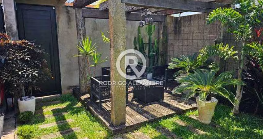 Casa à Venda em Itanhaém | 2 Dormitórios, Suíte, Churrasqueira e 72 m² por R$ 350.000