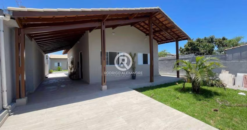 Casa à Venda em Nova Itanhaém - 4 Dormitórios, 2 Suítes e Quintal Espetacular por R$ 650.000