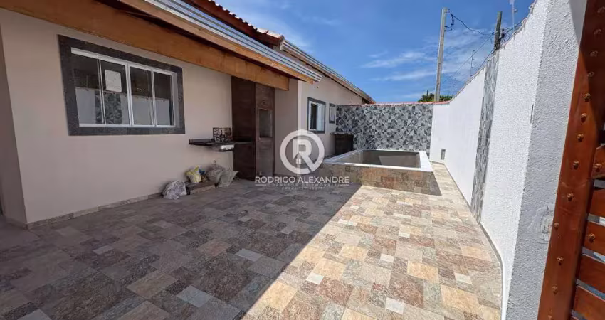 Venda: Casa em Itanhaém com Piscina, 2 Quartos e Espaço Gourmet - R$ 369.000