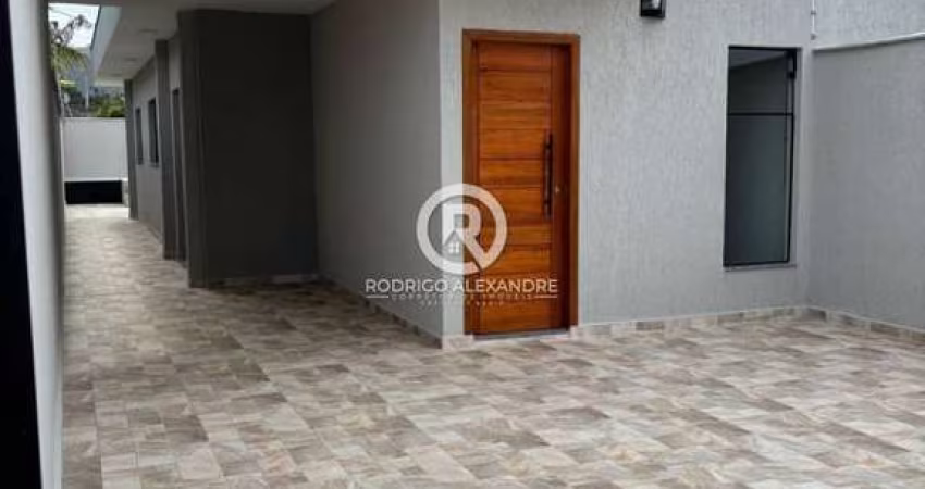 Casa à venda com piscina e espaço gourmet em Itanhaém - 2 dormitórios, 1 suíte por R$ 350.000