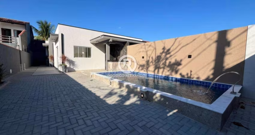 Casa Geminada com Piscina e 3 Vagas em Itanhaém – 2 Dorms e 1 Suíte por R$ 460.000!