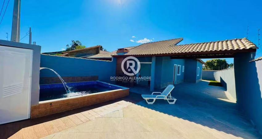 Casa Geminada com 2 Quartos, Suíte e Piscina em Itanhaém - Oportunidade Imperdível à Venda!