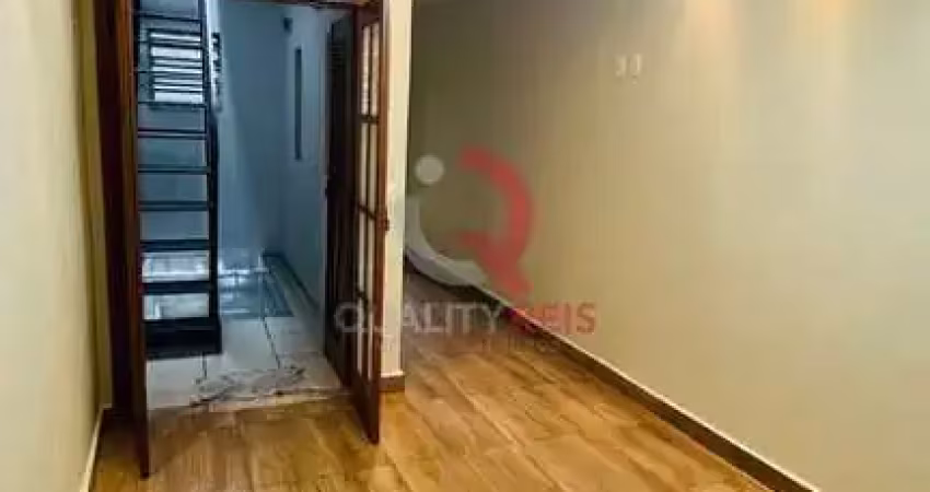 Excelente sobrado, possui 2 dormitórios (1 suíte), closet, sala, cozinha, 3 banheiros, área de serviço, churrasqueira . o imóvel fica próximo de comércios, farmácias, hospitais. agende uma visita!
