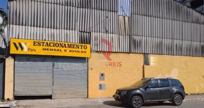 Galpão para venda no bairro jabaquara!  medidas : galpão 440 m2 com 20x22 pé direito de 10m. telhado com estrutura metálica e piso concreto em plataforma de 1,30cm acima da rua, ( servia como platafor